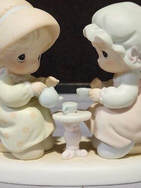 Precious Moments 1988 Friendship Hits The Spot Tea Party Figurine 520748